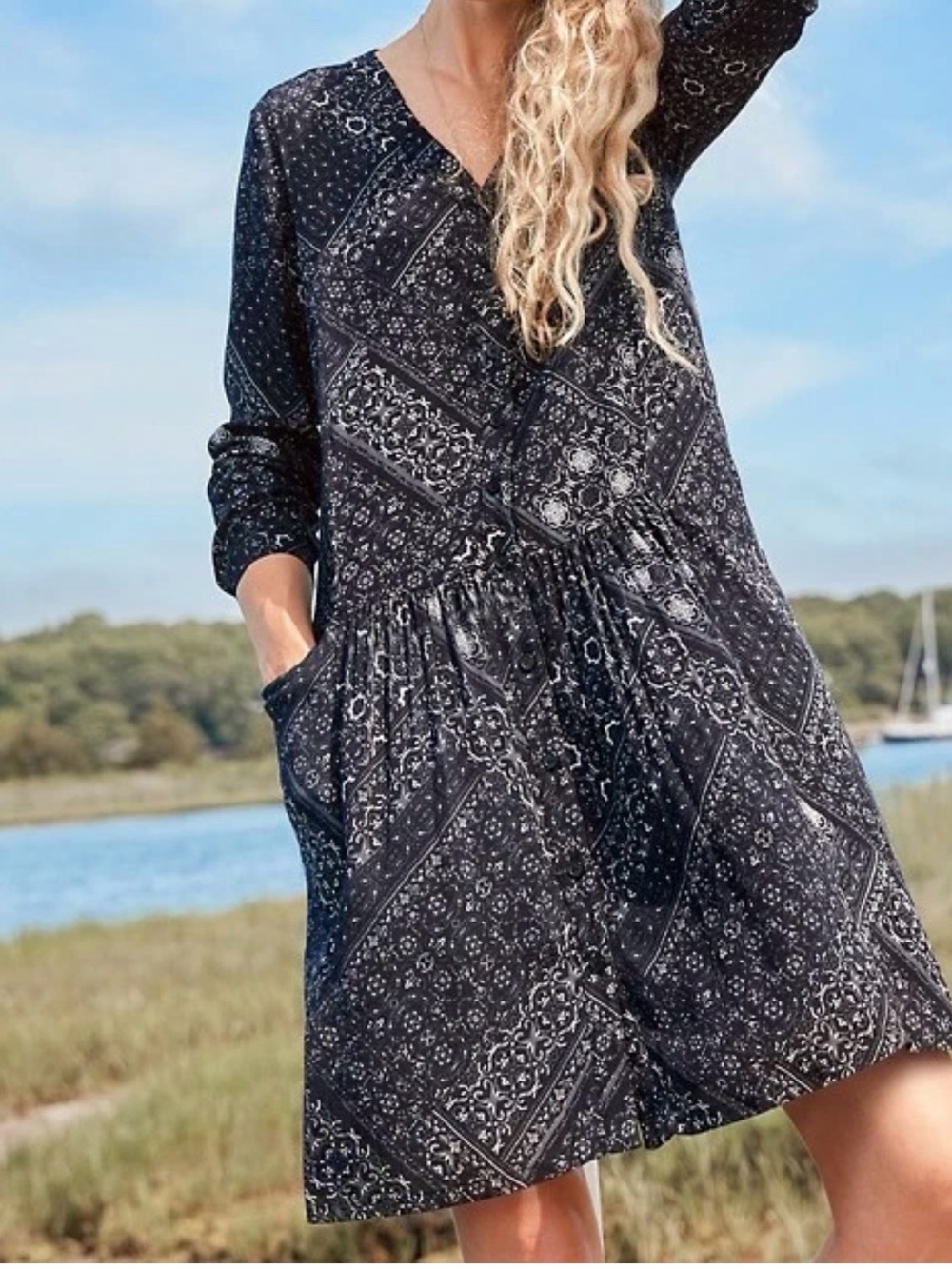 Garnet Hill Black Bandana Print V-Neck Long Sleeve Pocket Dress